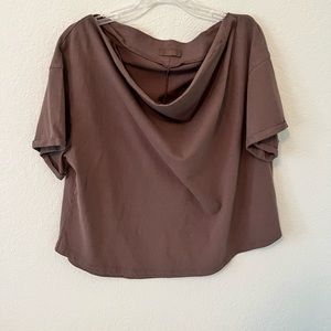 Nuuds off the shoulder t-shirt chocolate in size Medium